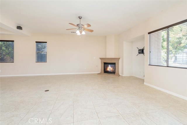 Detail Gallery Image 43 of 53 For 10500 Vista Bonita Dr, Bakersfield,  CA 93311 - 3 Beds | 2 Baths