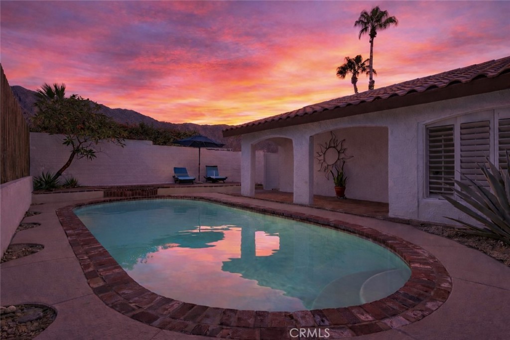 52810 Avenida Herrera