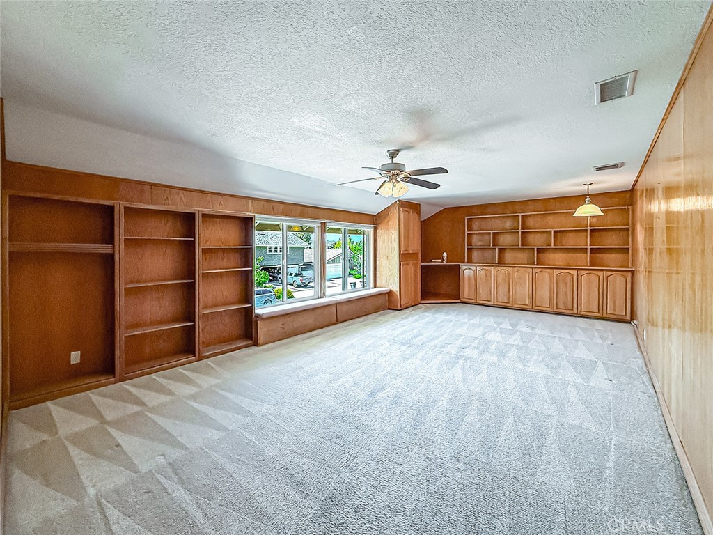 https://media.crmls.org/medias/c8d893fa-4b3e-4448-a19b-b167b27d03d2.jpg?preset=X-Large