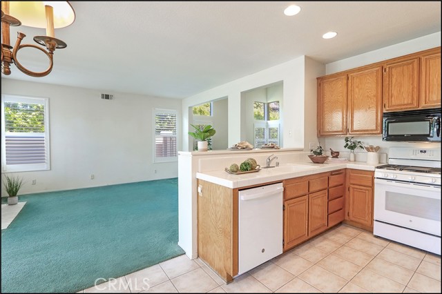 99 Mayfair, Aliso Viejo CA: https://media.crmls.org/medias/c8d94ed5-b3a3-4b2f-8ebc-6676c57de33c.jpg