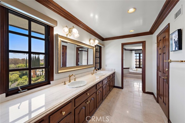 26126 Oroville Place, Laguna Hills CA: https://media.crmls.org/medias/c8d95bbc-dbed-4a1a-b9f1-df00214f98cb.jpg
