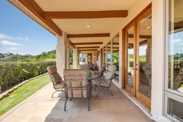 1917 Santa Margarita Drive, Fallbrook CA: https://media.crmls.org/medias/c8d96386-89d1-4b36-8778-fc7a2240f0d9.jpg