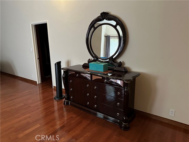 Detail Gallery Image 37 of 44 For 4377 Saltillo St, Woodland Hills,  CA 91364 - 5 Beds | 4 Baths