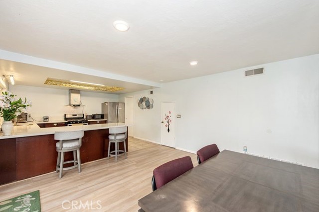 Detail Gallery Image 4 of 37 For 15523 Lancelot Ave, Norwalk,  CA 90650 - 6 Beds | 4 Baths