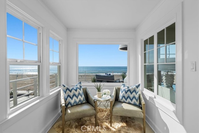 1000 The Strand, Manhattan Beach CA: https://media.crmls.org/medias/c8da2835-e9d7-4548-a6a0-a467d1d65080.jpg