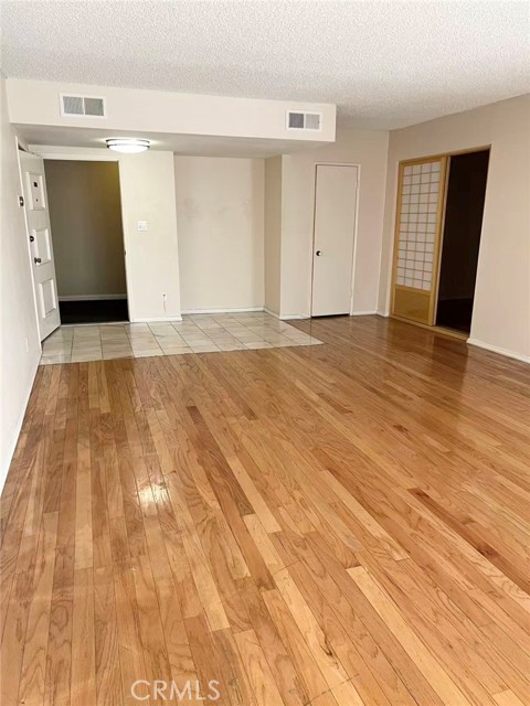 Detail Gallery Image 7 of 13 For 380 S. Euclid Ave #108, Pasadena,  CA 91101 - 2 Beds | 2 Baths