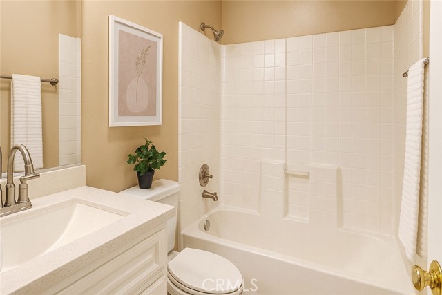 Detail Gallery Image 12 of 39 For 2559 Gilbert Ave, Corona,  CA 92881 - 5 Beds | 4 Baths