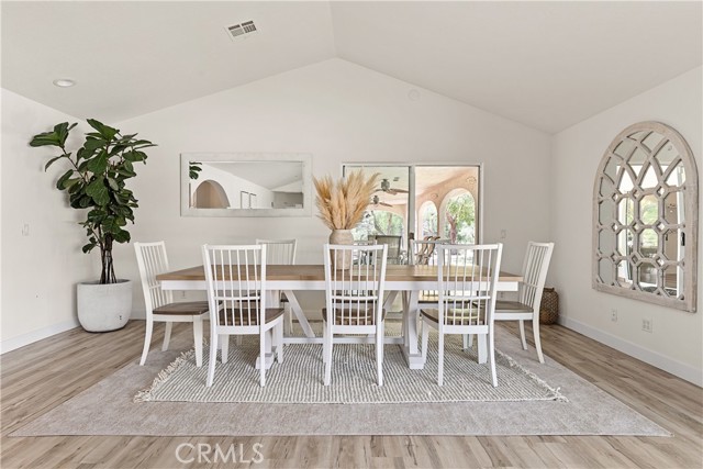 35356 Sierra Vista Drive, Agua Dulce CA: https://media.crmls.org/medias/c8dac521-4460-4c35-9b2e-c282a0bfbc76.jpg