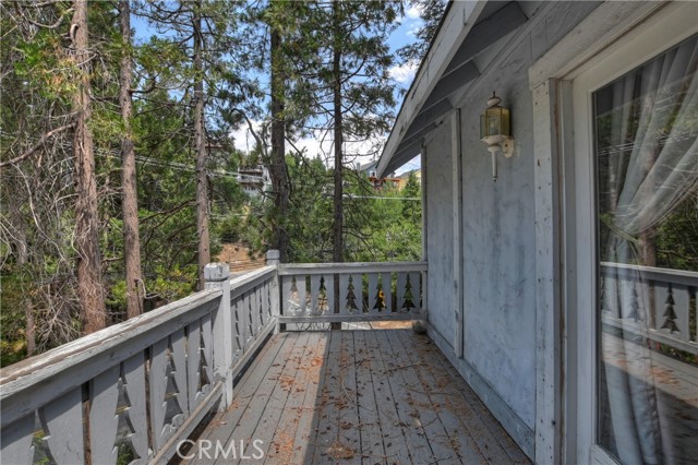 26746 Oakmont Drive, Lake Arrowhead CA: https://media.crmls.org/medias/c8dafe3c-843c-4b84-8621-e5129981f35c.jpg