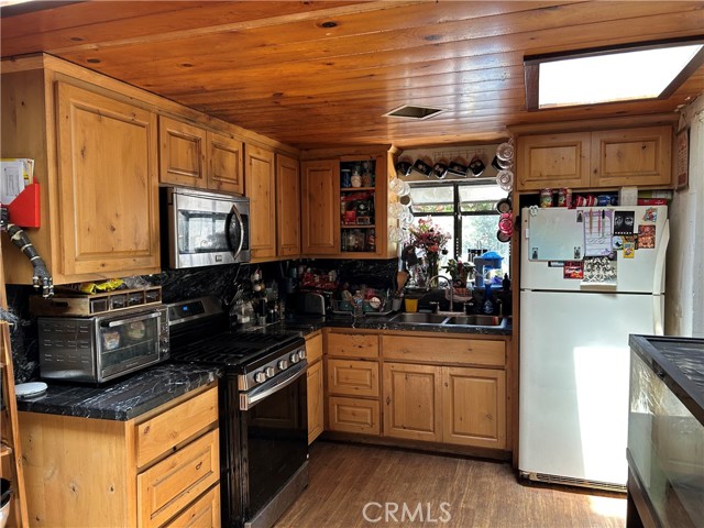 Detail Gallery Image 5 of 15 For 1060 30th Ave, Santa Cruz,  CA 95062 - 1 Beds | 1 Baths