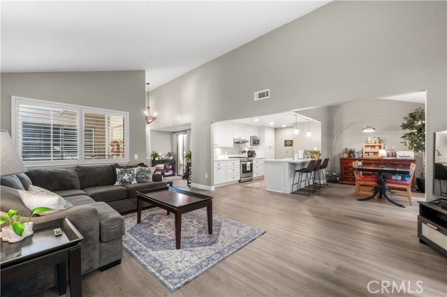 1137 Mountain Gate Road, Upland CA: https://media.crmls.org/medias/c8db7fde-2782-48cd-b2b5-42b113586b3e.jpg