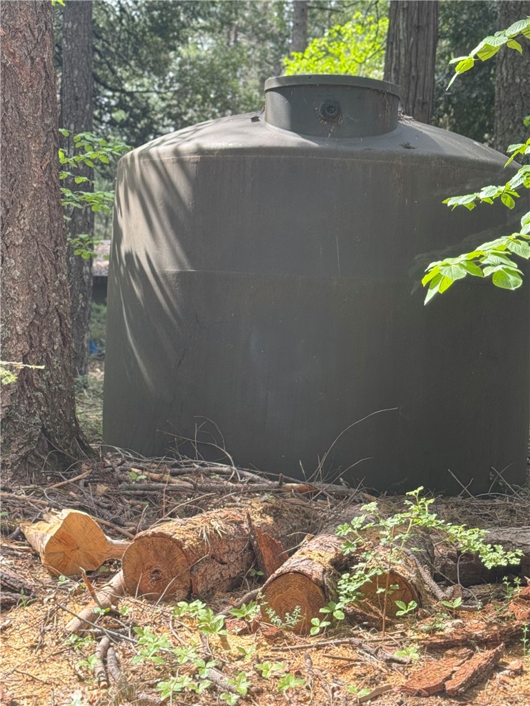 https://media.crmls.org/medias/c8db8142-f90a-4fb2-90c4-c4d79a944c00.jpg?preset=X-Large