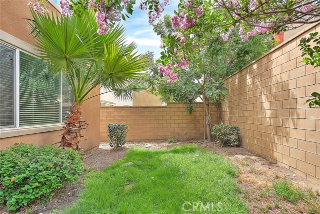 7868 Sea Salt Avenue, Fontana CA: https://media.crmls.org/medias/c8dbc3e2-d325-414f-b651-14e9d2b8bdf6.jpg