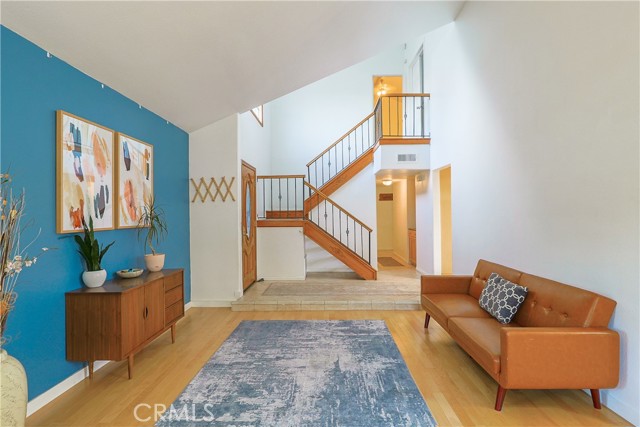 Detail Gallery Image 7 of 23 For 25426 Avenida Escalera, Valencia,  CA 91355 - 5 Beds | 3 Baths