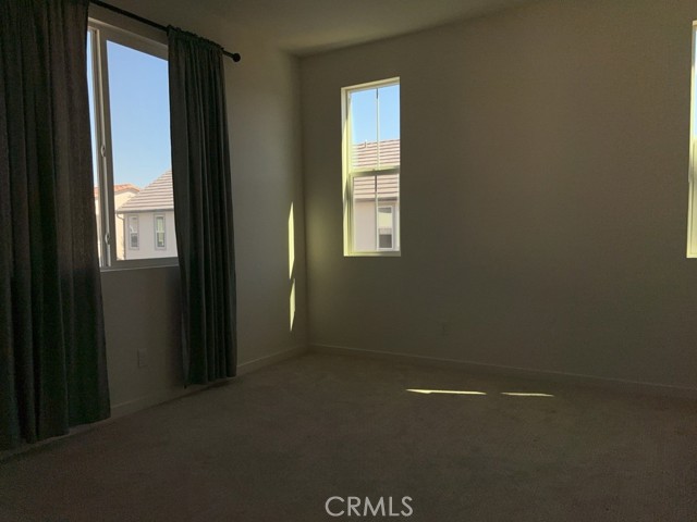 15992 Jaime Lane, Fontana CA: https://media.crmls.org/medias/c8dc3d4d-232a-4bf7-aa02-3aeb3ed16be7.jpg