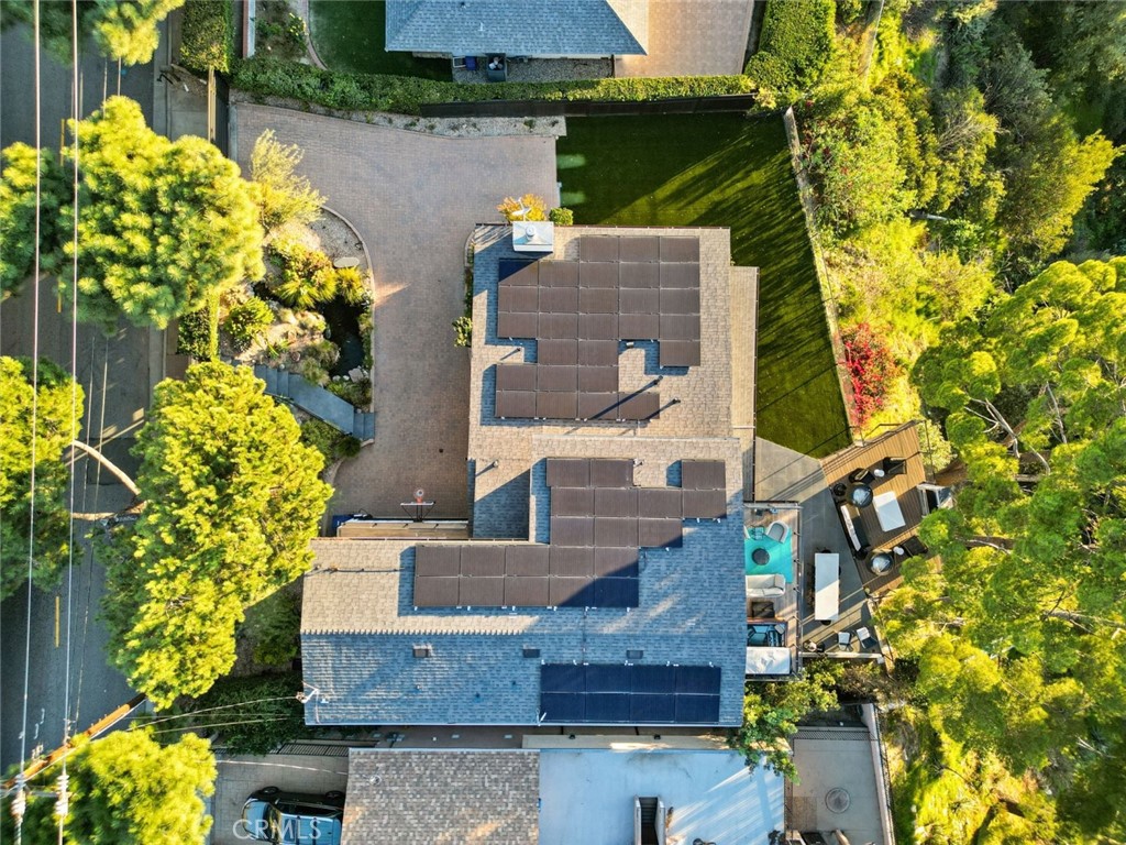 https://media.crmls.org/medias/c8dc4c19-a88c-4869-b0ba-d61498bdc211.jpg?preset=X-Large