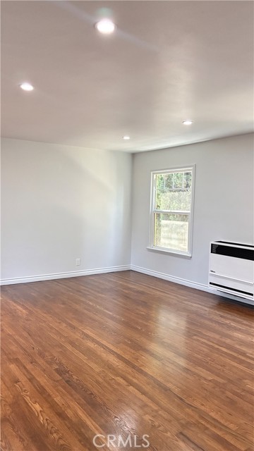5422 Glen Ellen Place, Los Angeles CA: https://media.crmls.org/medias/c8dcb120-79cd-4205-8c63-dbf1c883b2a3.jpg