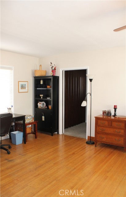 Den/Dining Area