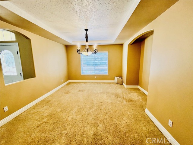 Detail Gallery Image 12 of 48 For 19640 Yanan Rd, Apple Valley,  CA 92307 - 4 Beds | 3 Baths