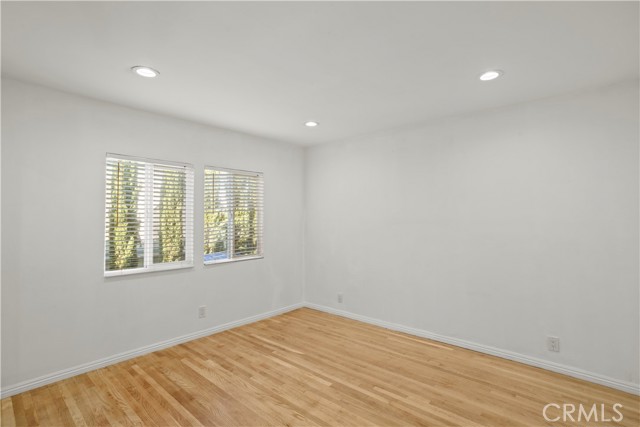 Detail Gallery Image 11 of 29 For 300 W Hillsdale, Inglewood,  CA 90302 - – Beds | – Baths