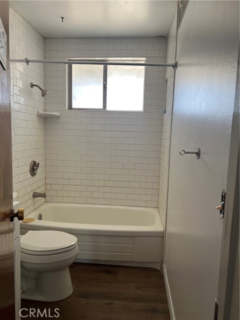 9810 Sharon Avenue, Riverside CA: https://media.crmls.org/medias/c8df2092-4f25-4f67-8ca1-870c3911c943.jpg