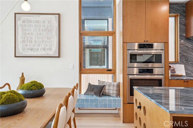 Image 21 of 66 For 647 Navy Street