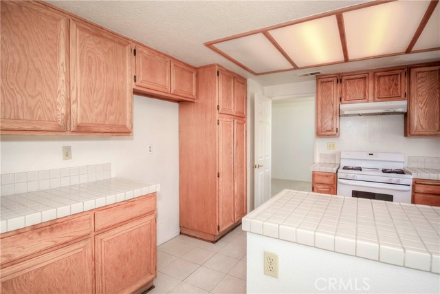 10685 Ridgefield, Moreno Valley CA: https://media.crmls.org/medias/c8dfb5d5-b7d9-481b-a811-3ee49002f38d.jpg
