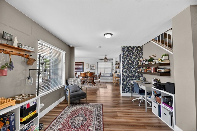 Detail Gallery Image 14 of 49 For 39055 via Las Sintras, Murrieta,  CA 92562 - 4 Beds | 2/1 Baths