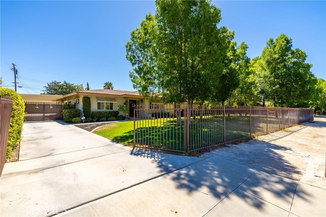 Detail Gallery Image 1 of 51 For 43804 Fenner Ave, Lancaster,  CA 93536 - 5 Beds | 2 Baths