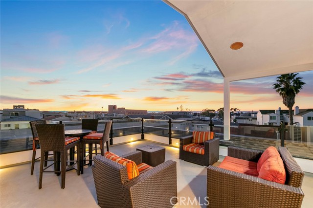 417 E Bay, Newport Beach CA: https://media.crmls.org/medias/c8e1753a-e7a3-4079-b078-55b79c6e5010.jpg