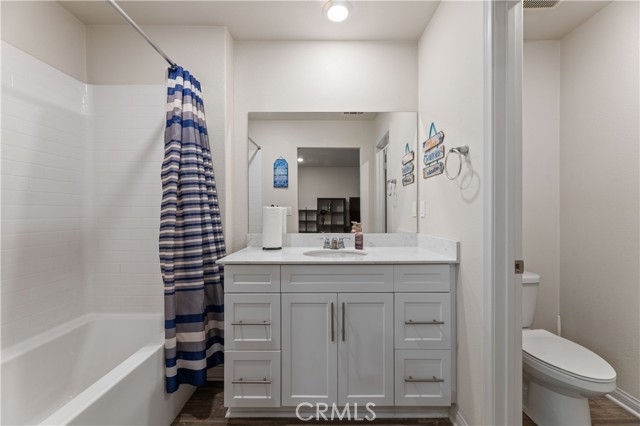 Detail Gallery Image 9 of 61 For 1208 Dock, Harbor City,  CA 90710 - 4 Beds | 4 Baths