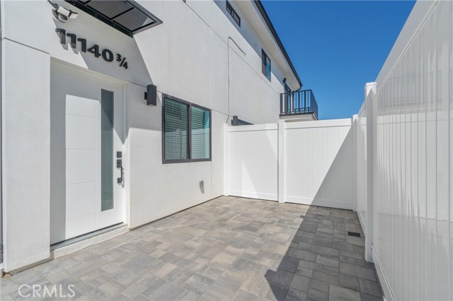 Detail Gallery Image 3 of 7 For 11140 Woodley Ave #1/4,  Granada Hills,  CA 91344 - 1 Beds | 1 Baths