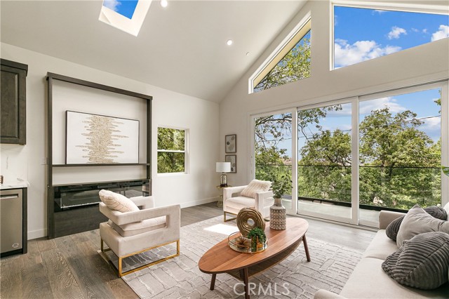1670 Grass Valley Road, Lake Arrowhead CA: https://media.crmls.org/medias/c8e27632-dff3-47df-bc2d-fa4fe650ecbf.jpg