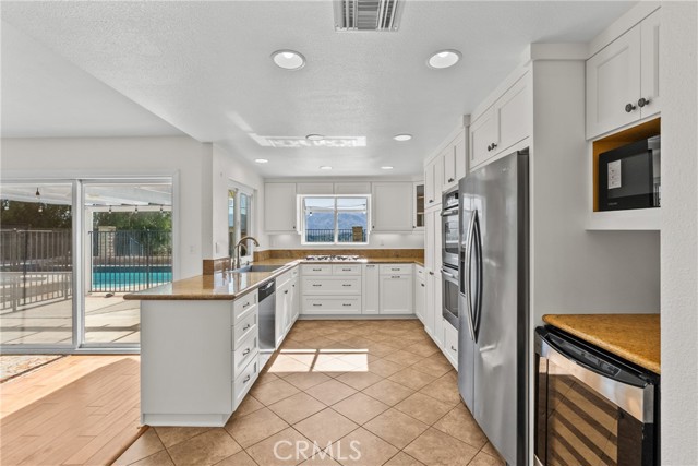 Detail Gallery Image 13 of 40 For 17050 Canvas, Canyon Country,  CA 91387 - 4 Beds | 2 Baths