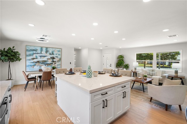 5021 Dovewood Drive, Huntington Beach CA: https://media.crmls.org/medias/c8e36e00-4bba-42b5-b168-66103bb0f392.jpg
