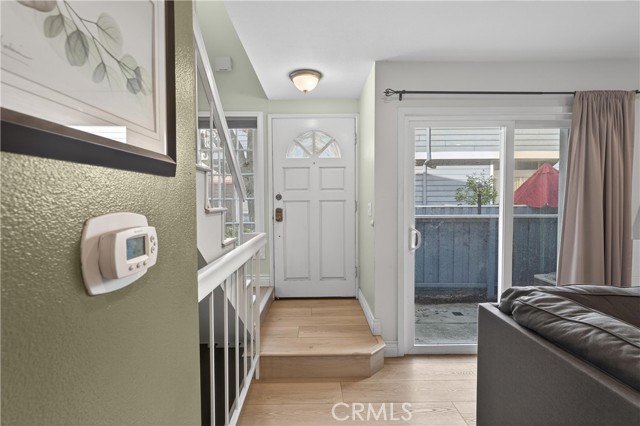 Detail Gallery Image 6 of 41 For 107 W Spring #C,  Long Beach,  CA 90806 - 2 Beds | 2/1 Baths