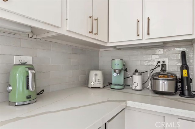 Detail Gallery Image 8 of 43 For 3364 Bennett, Los Angeles,  CA 90068 - 3 Beds | 3 Baths