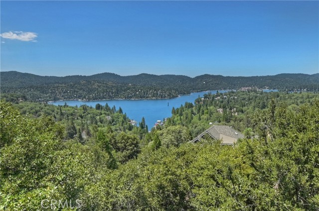 Detail Gallery Image 5 of 61 For 1358 Yellowstone Dr, Lake Arrowhead,  CA 92352 - 4 Beds | 3 Baths