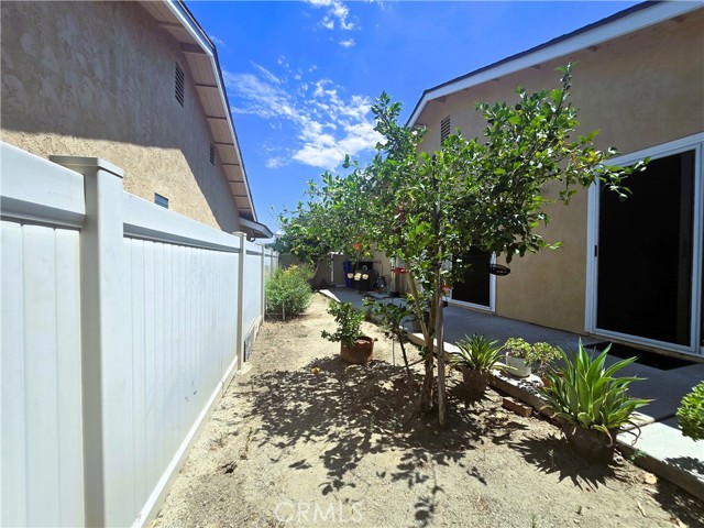 Detail Gallery Image 28 of 37 For 26487 Fairway Cir, Newhall,  CA 91321 - 2 Beds | 2 Baths