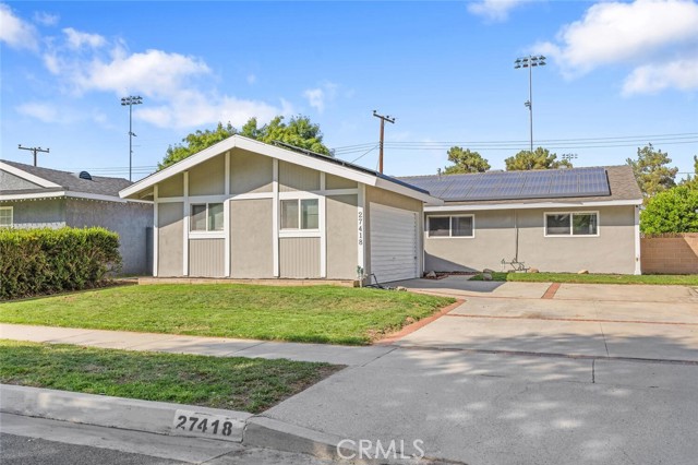Detail Gallery Image 2 of 24 For 27418 Arriola Ave, Saugus,  CA 91350 - 4 Beds | 2 Baths