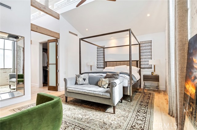 Detail Gallery Image 17 of 23 For 2622 Crestview Dr, Newport Beach,  CA 92663 - 3 Beds | 3 Baths