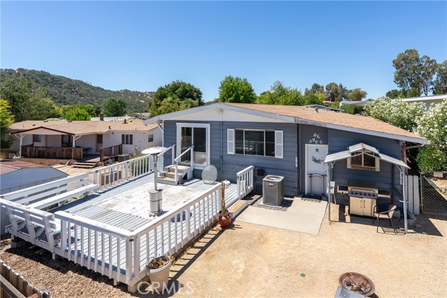 4556 Shasta Lane, Paso Robles CA: https://media.crmls.org/medias/c8e6f80a-92b1-4c75-8bb7-796d2a57a915.jpg