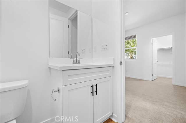 944 N Divino Privado, Ontario CA: https://media.crmls.org/medias/c8e73484-a0f3-4901-9e38-044566d1e9b0.jpg