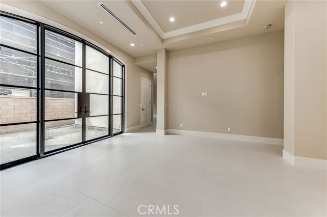 Detail Gallery Image 14 of 40 For 10168 Lightbreeze Cir, Huntington Beach,  CA 92646 - 5 Beds | 5/1 Baths