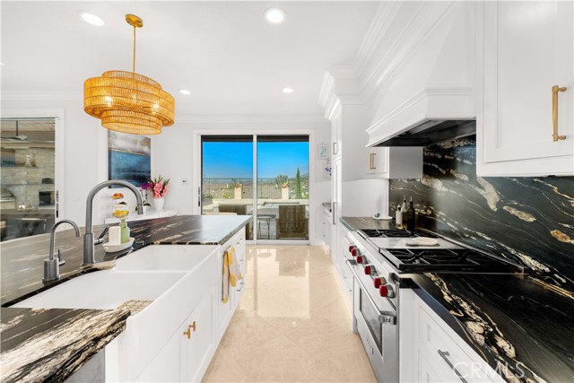 1040 S Summer Breeze Lane, Anaheim CA: https://media.crmls.org/medias/c8e7c671-8c52-4c15-919a-ec7b15614a8a.jpg
