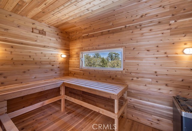Detail Gallery Image 8 of 50 For 43942 Rainbow Ln, Angelus Oaks,  CA 92305 - 4 Beds | 3 Baths