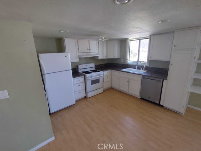 Detail Gallery Image 4 of 11 For 3509 Nebraska, Frazier Park,  CA 93225 - 3 Beds | 2 Baths