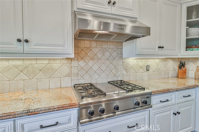 3220 Versaille Court, Thousand Oaks CA: https://media.crmls.org/medias/c8e8cae8-2e31-48c6-ba43-104b5739071b.jpg