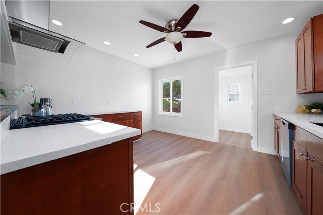 Detail Gallery Image 8 of 17 For 2385 Daisy, Long Beach,  CA 90806 - 2 Beds | 1 Baths