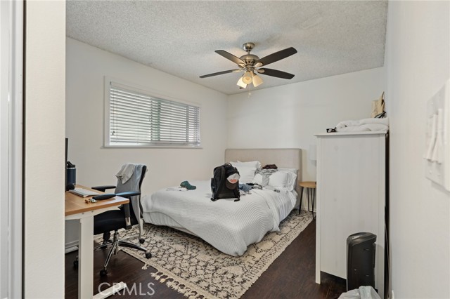 200 43rd Street, Manhattan Beach CA: https://media.crmls.org/medias/c8e99a6f-efc8-4c05-ab18-41bc458b4ec9.jpg